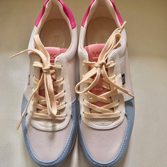 Michael Kors Sneakers - Picture 1 of 7